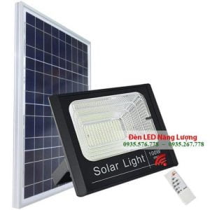 DEN LED PHA NANG LUONG MAT TROI GIA RE