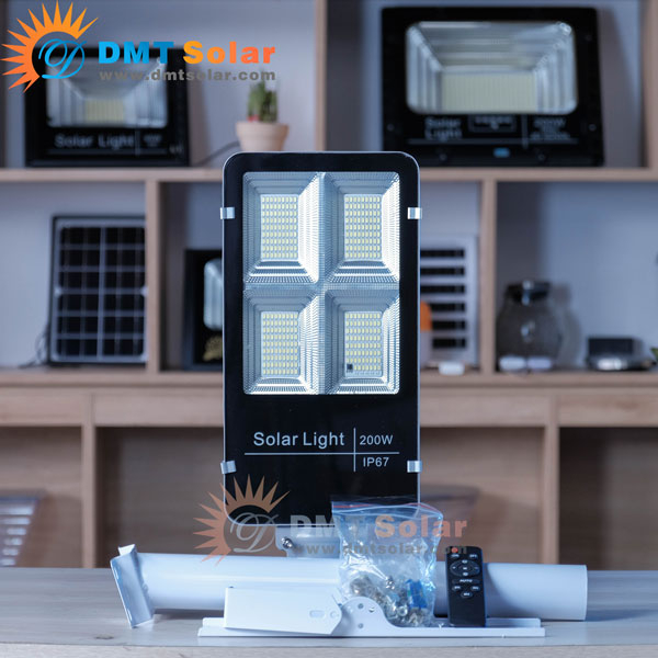 Đèn Bàn Chải Năng Lượng Mặt Trời 200w - Ảnh 3