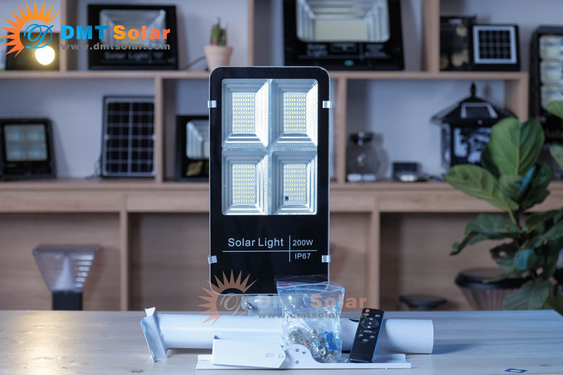 Đèn Bàn Chải Năng Lượng Mặt Trời 200w Đèn Bàn Chải Năng Lượng Mặt Trời 200w